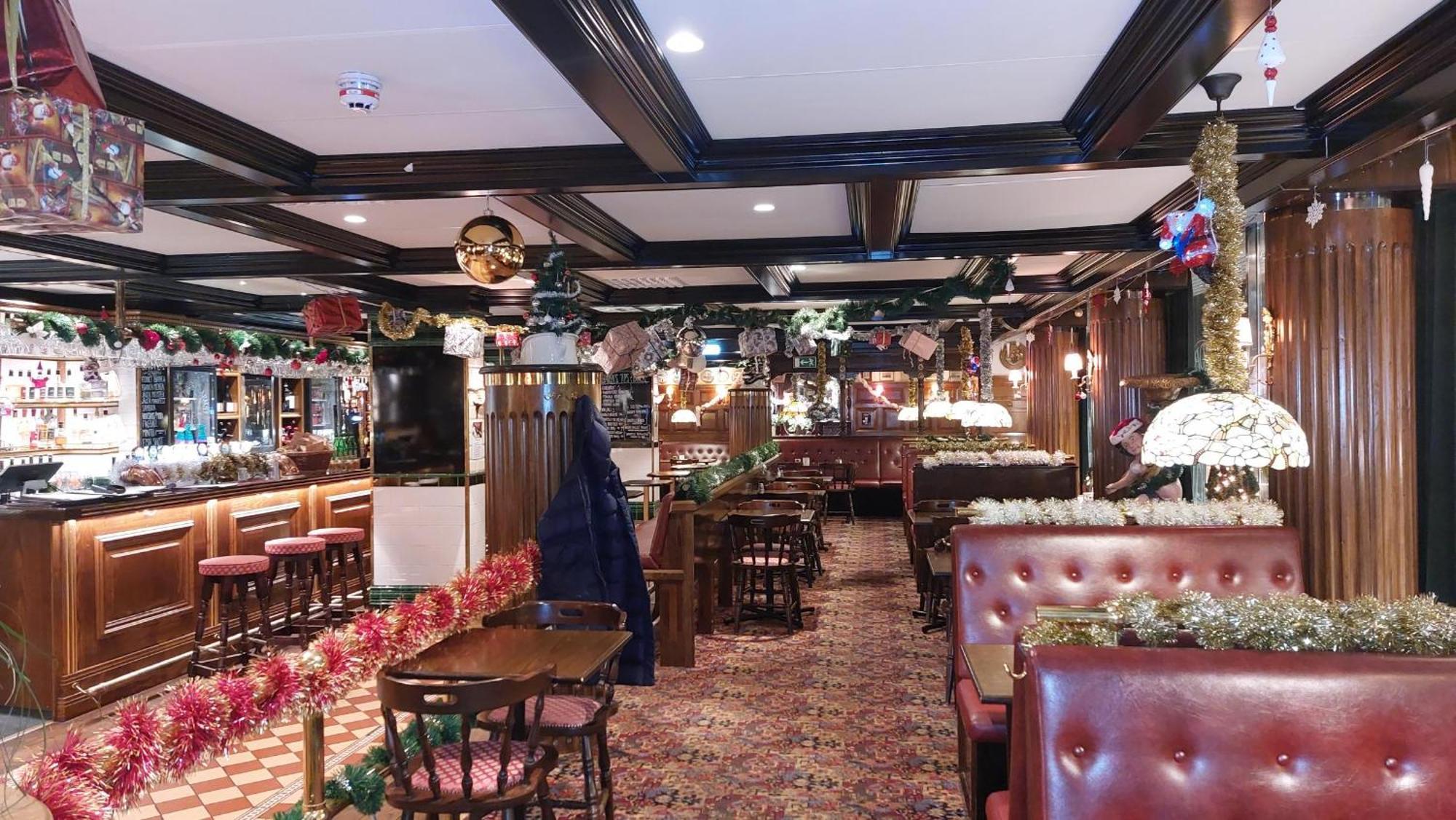 Hotel Bishops Arms Мора Экстерьер фото