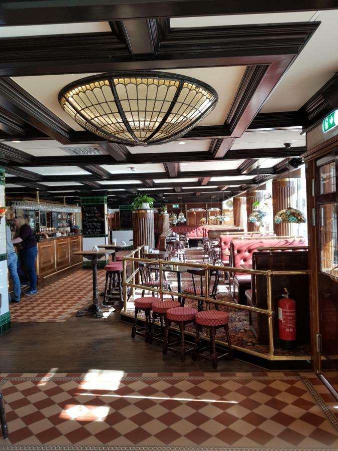 Hotel Bishops Arms Мора Экстерьер фото