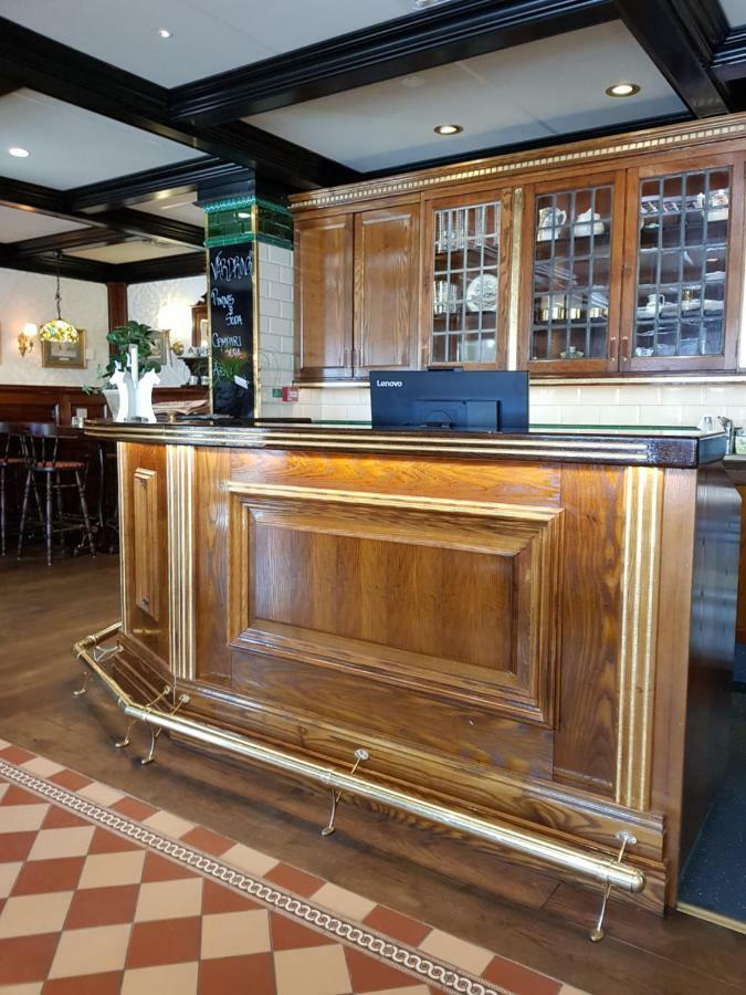 Hotel Bishops Arms Мора Экстерьер фото