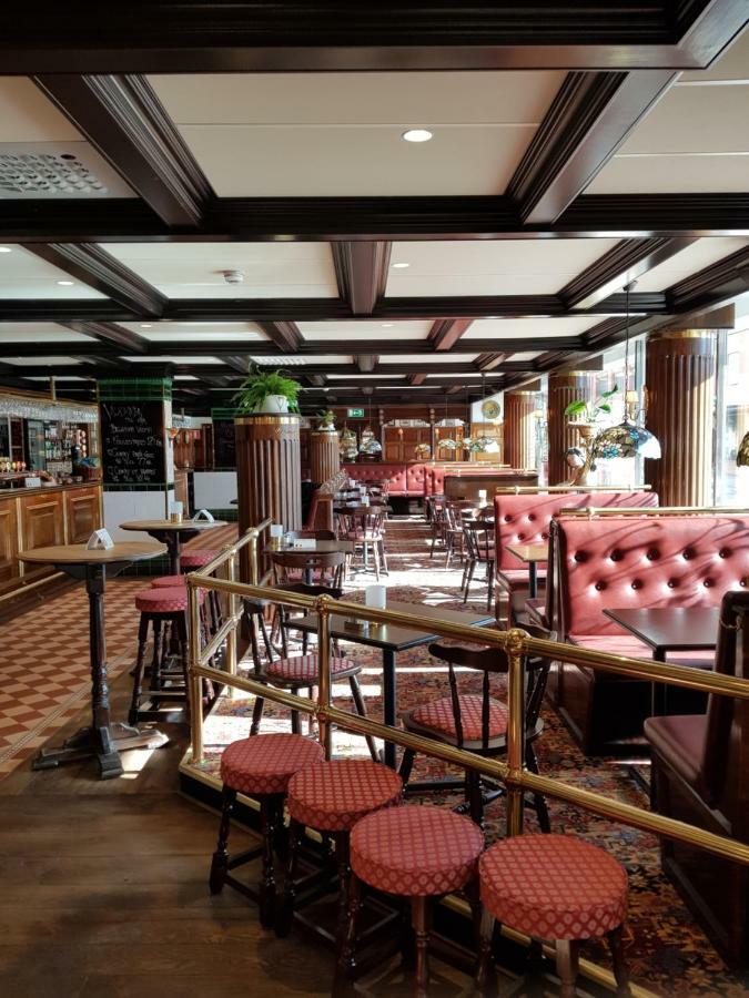 Hotel Bishops Arms Мора Экстерьер фото